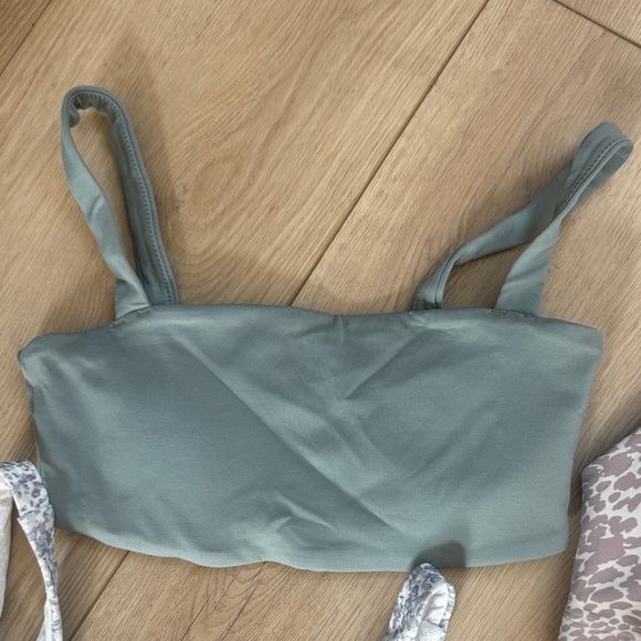 Vuori Sports Bra Collection - Green, Beige, Blue, Gray - Picture 6 of 8